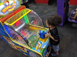 Chuck E. Cheese - photo 4