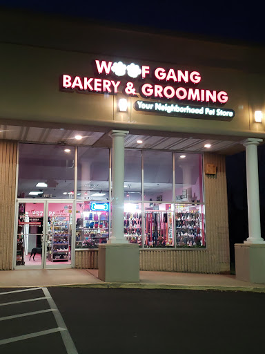 Pet Store «Woof Gang Bakery & Grooming Aberdeen», reviews and photos, 1121 NJ-34, Aberdeen Township, NJ 07747, USA