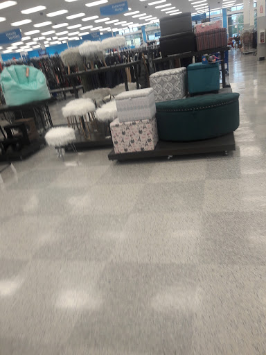 Clothing Store «Ross Dress for Less», reviews and photos, 10700 MacArthur Blvd, Oakland, CA 94605, USA