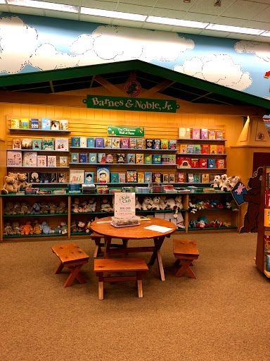 Book Store «Barnes & Noble», reviews and photos, 14790 Greyhound Plaza, Carmel, IN 46032, USA
