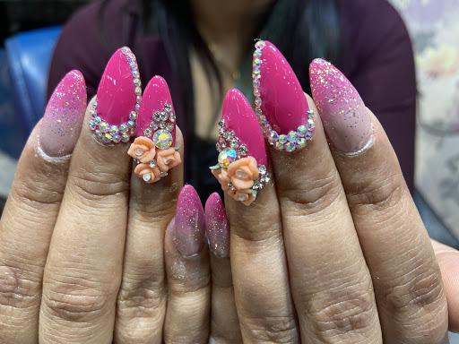 Semi-permanent nails Delhi