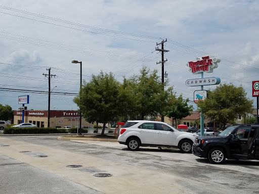 Car Wash «Bubble Bath Car Wash», reviews and photos, 5503 Babcock Rd, San Antonio, TX 78240, USA