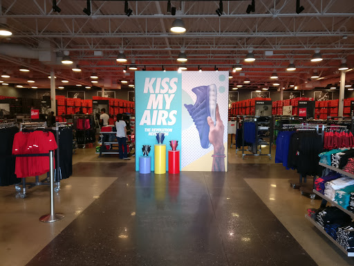 Clothing Store «Nike Factory Store», reviews and photos, 10700 Factory Shop Blvd, Gulfport, MS 39503, USA