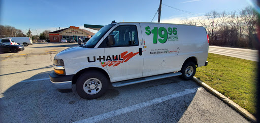 Truck Rental Agency «U-Haul of Arlington Heights», reviews and photos, 2400 E Rand Rd, Arlington Heights, IL 60004, USA