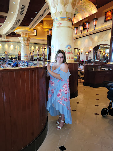 Shopping Mall «Jordan Creek Town Center», reviews and photos, 101 Jordan Creek Pkwy, West Des Moines, IA 50266, USA