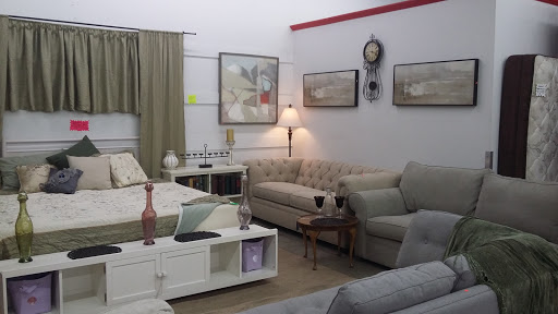 Thrift Store «St. Vincent de Paul - Q Street Thrift Store», reviews and photos, 199 Q St, Springfield, OR 97477, USA