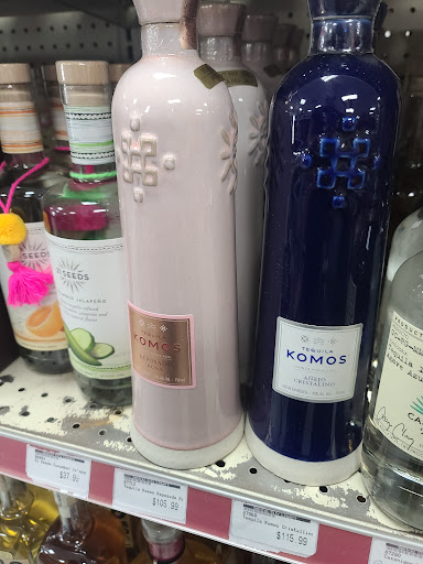 Liquor Store «Central City Liquors», reviews and photos, 1460 2nd Ave, Des Moines, IA 50314, USA