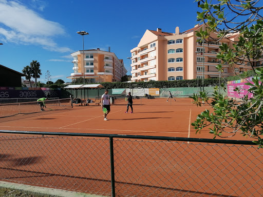 Paddle tennis classes for children in Lisbon