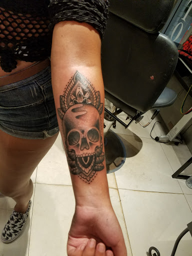 Tattoo Shop «House of Ink», reviews and photos, 8 Brooks Ave, Venice, CA 90291, USA