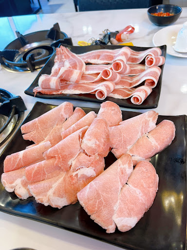 肉多多火鍋-屏東東港店 的照片