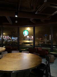 Atmosphère du Café Starbucks Coffee à Saint-Albain - n°17
