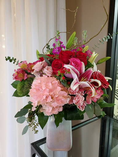 Florist «Naperville Florist», reviews and photos, 2852 Ogden Ave #160, Naperville, IL 60540, USA