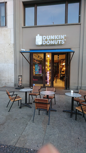 Dunkin Donuts - Unter den Linden 78, 10117 Berlin