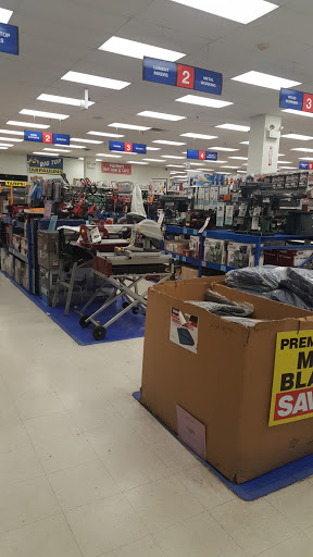 Hardware Store «Harbor Freight Tools», reviews and photos, 7600 la Crosse Ave, Burbank, IL 60459, USA