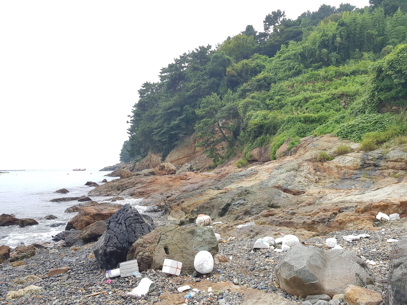 Φωτογραφία του Dodong Beach με ευθεία ακτή
