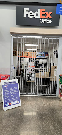 FedEx Office Print & Ship Center - Photo 6 - Car repair in Moore, OK, Norman