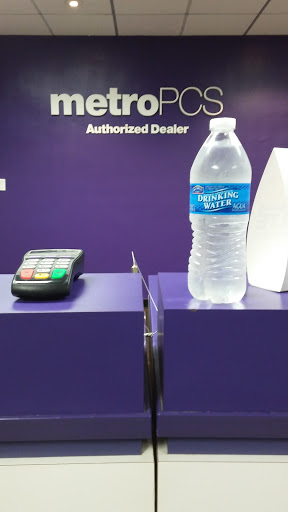Cell Phone Store «MetroPCS Authorized Dealer», reviews and photos, 2395 S Texas 6, Houston, TX 77077, USA