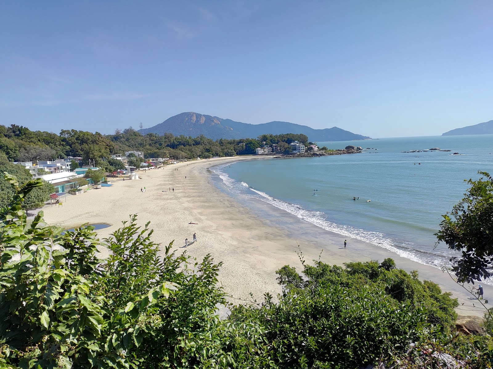 Upper Cheung Sha Beach的照片 带有碧绿色水表面