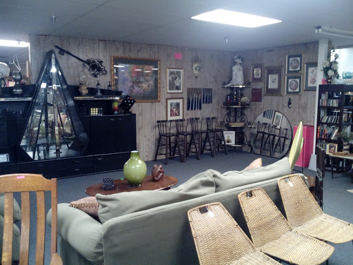 Antique Store «Vendor City Antiques, Flea Market & Cosignment», reviews and photos