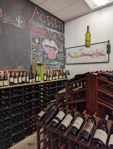 Wine Store «Hidden Track Bottle Shop», reviews and photos, 111 W Monroe St #120, Phoenix, AZ 85003, USA