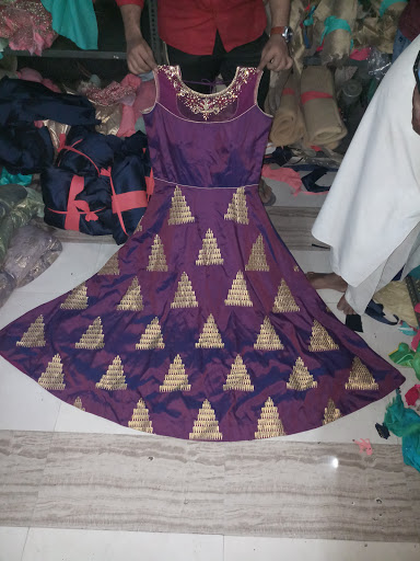 Buy Traditional indian Bridal Wedding Lehengas & wedding dresses Online