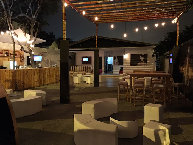 Opiniones de MAHIA Spot Restaurant & Drinks en Salinas - Pub