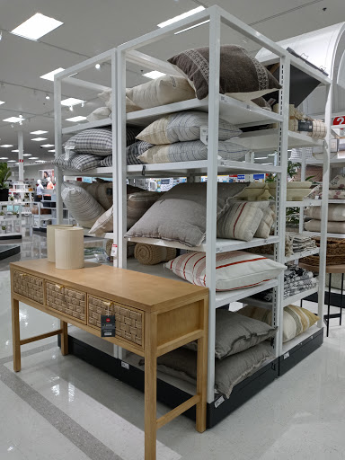 Department Store «Target», reviews and photos, 530 Randall Rd, South Elgin, IL 60177, USA