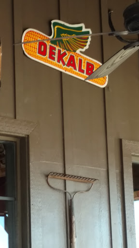 American Restaurant «Cracker Barrel Old Country Store», reviews and photos, 200 Davis Blvd, Pittsburgh, PA 15275, USA