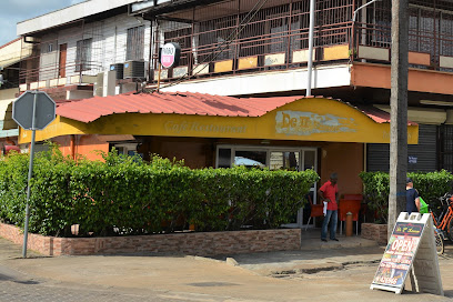 Cafe Bar Restaurant De 2e Kamer - hoek drambrandergracht, Drambrandersgracht &, Hof Straat, Paramaribo, Suriname