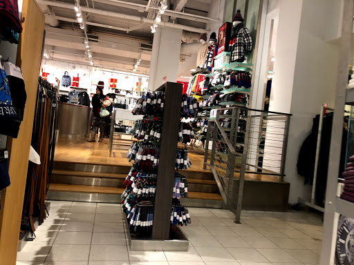 Clothing Store «Express», reviews and photos, 1625 Chestnut St, Philadelphia, PA 19103, USA