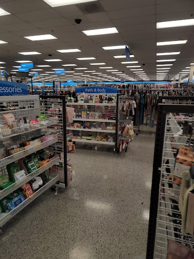 Clothing Store «Ross Dress for Less», reviews and photos, 521 S Plano Rd, Richardson, TX 75081, USA