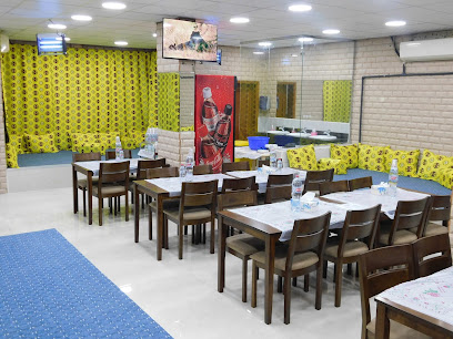 New Star Fast Food Restaurant - 7GMV+H3M, Al Dostour St, Doha, Qatar