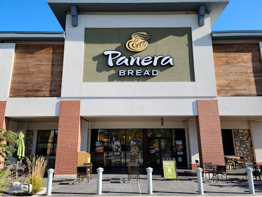 Shopping Mall «Gateway Shopping Center», reviews and photos, 221 E Swedesford Rd, Wayne, PA 19087, USA