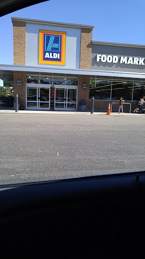 Supermarket «ALDI», reviews and photos, 2106 Forest Hills Rd W, Wilson, NC 27893, USA