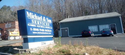 Tack Shop «The Horse Barn Tack Shop», reviews and photos, 252 Cambridge St, Fredericksburg, VA 22405, USA