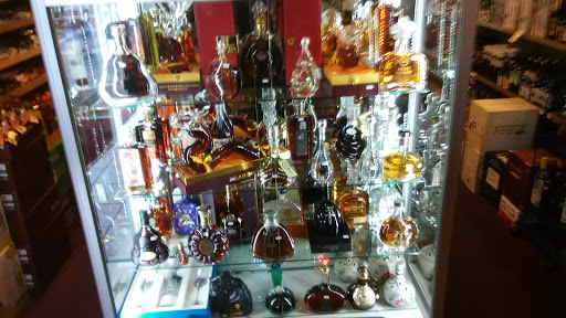 Liquor Store «La Bodega Wines & Spirit», reviews and photos, 3512 Central Ave, Riverside, CA 92506, USA