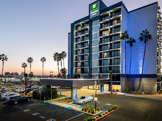 Holiday Inn Express & Suites Santa ANA - Orange County, an IHG Hotel