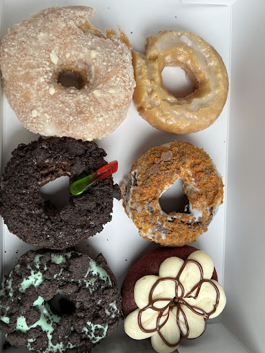 Donut Shop «Hurts Donut», reviews and photos, 5513 Mills Civic Pkwy #105, West Des Moines, IA 50266, USA