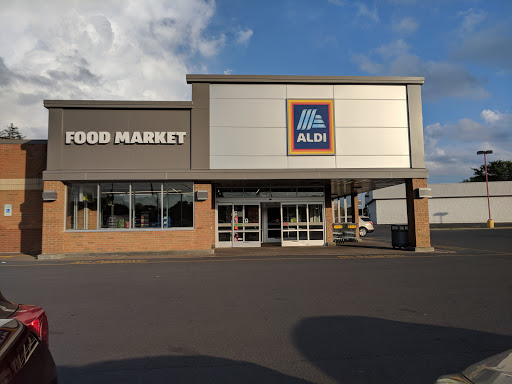 Supermarket «ALDI», reviews and photos, 14 N Broad St, Carthage, NY 13619, USA