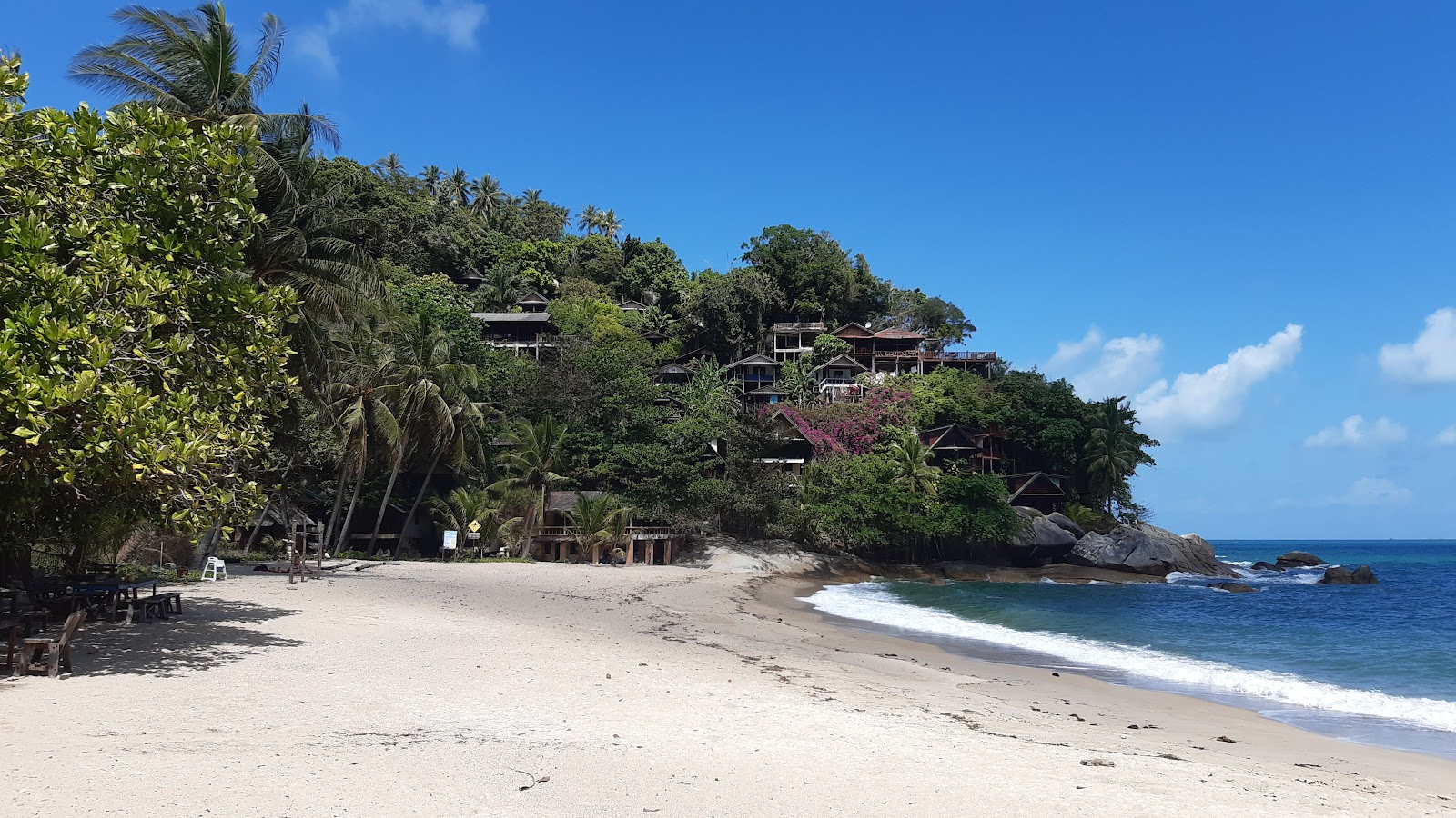 Haad Sadet Beach'in fotoğrafı küçük koy ile birlikte