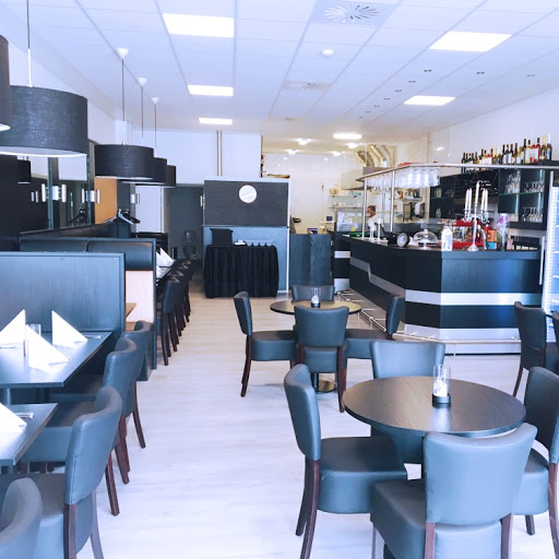 Wallenz Restaurant & Café in Vallensbæk Strand, Høje-Taastrup