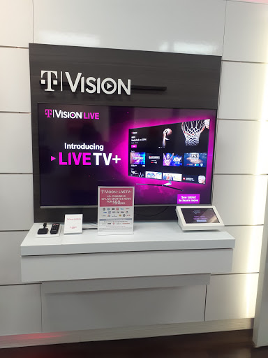 Cell Phone Store «T-Mobile», reviews and photos, 10807 Beverly Blvd, Whittier, CA 90601, USA