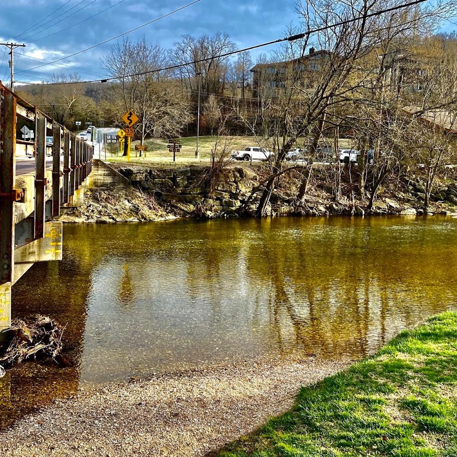 Camp Smokey at Roaring River State Park