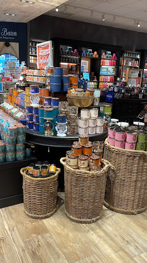 Shopping Mall «Lake Success Shopping Center», reviews and photos, 1526 Union Tpke, New Hyde Park, NY 11040, USA