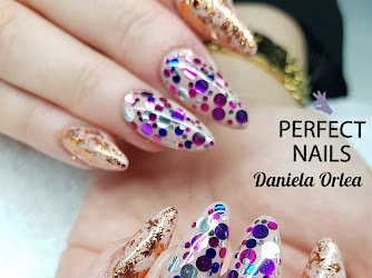 Deluxe Hair, Nail & Beauty