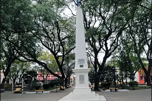 Leocadio Paz Plaza image