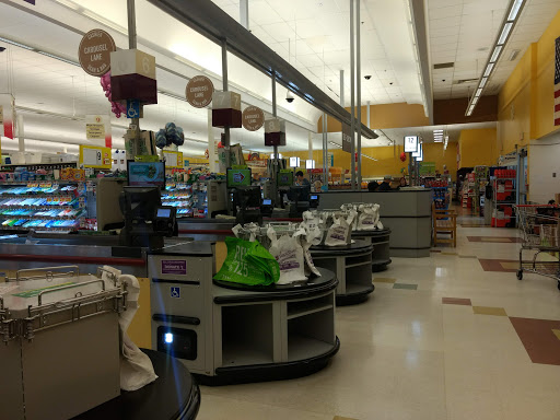 Supermarket «Super Stop & Shop», reviews and photos, 533 E Main St, Bay Shore, NY 11706, USA