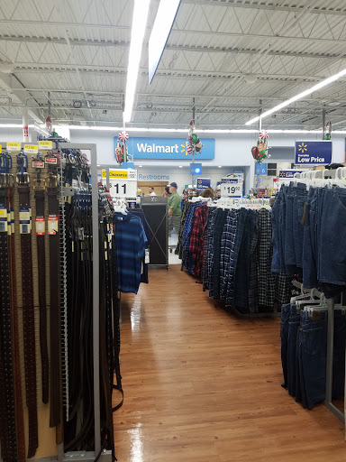 Department Store «Walmart Supercenter», reviews and photos, 41232 US-19, Tarpon Springs, FL 34689, USA