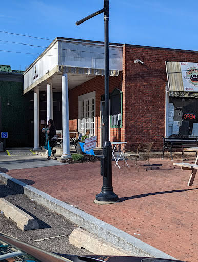 Donut Shop «Uncle Leo’s Not Just Coffee & Donuts», reviews and photos, 19 Main St, Redding, CT 06896, USA