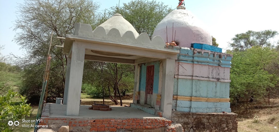 કુન્દેવ માતાનુ મંદિર, રાજનસિંહ ઠાકોર
